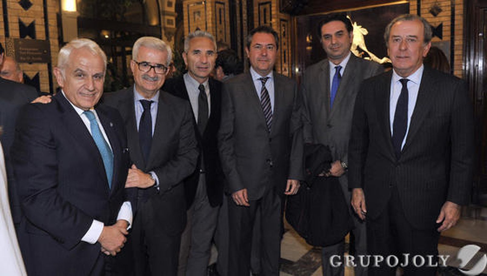 Antonio Pascual, Manuel Jiménez Barrios, Miguel Ángel Vázquez, Juan Espadas, Francisco Javier Fernández y Javier Benjumea./ Antonio Pizarro/Juan Carlos Vázquez/ Juan Carlos Muñoz/Belén Vargas