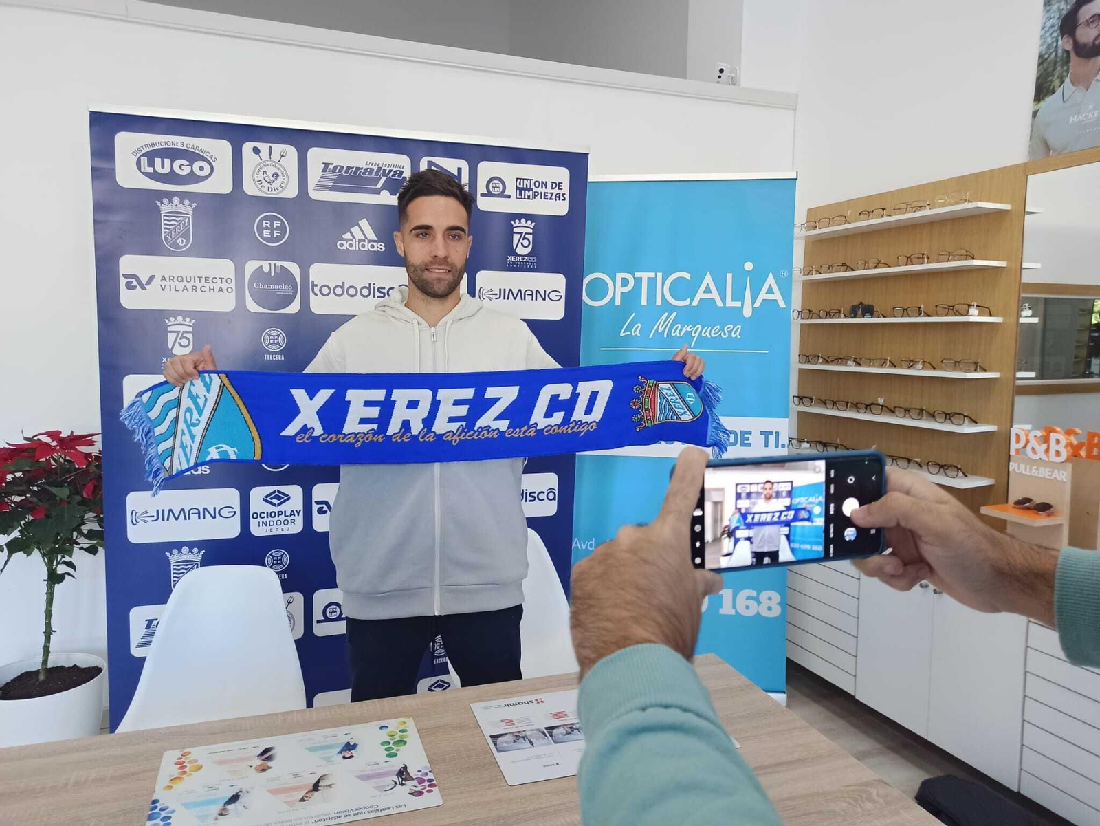 Dani del Moral, durante su presentación como nuevo jugador del Xerez CD.
