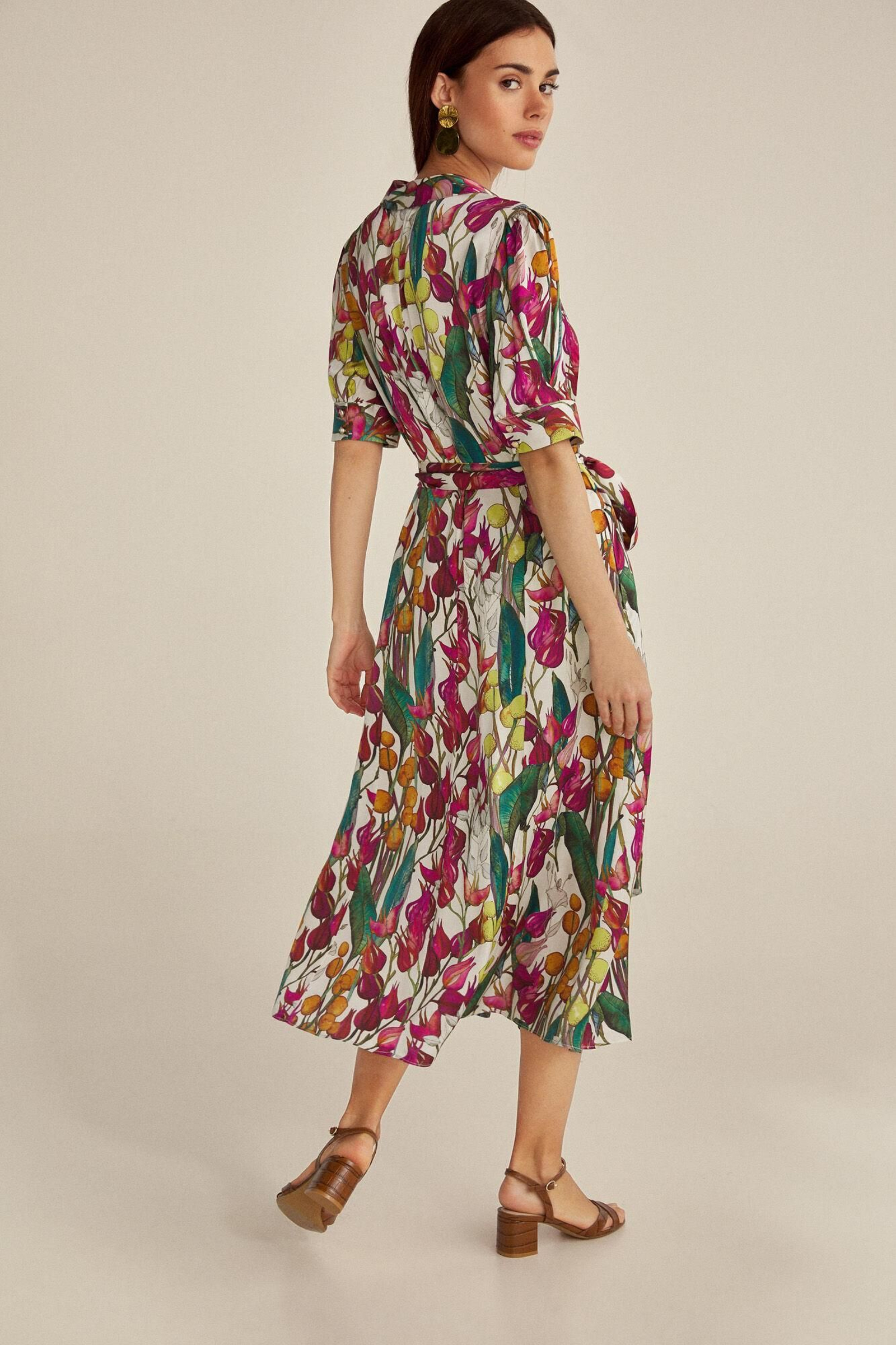 Vestido camisero de Pedro del Hierro.