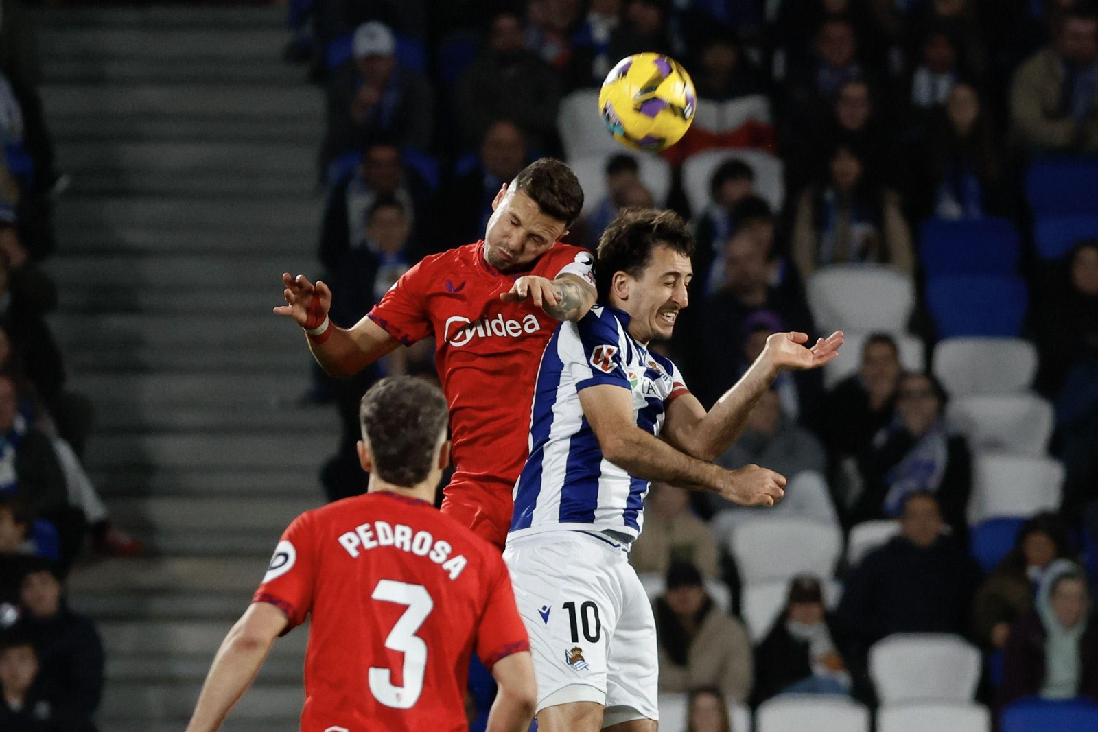Las fotos del pobrísimo paso de Saúl Ñíguez por el Sevilla