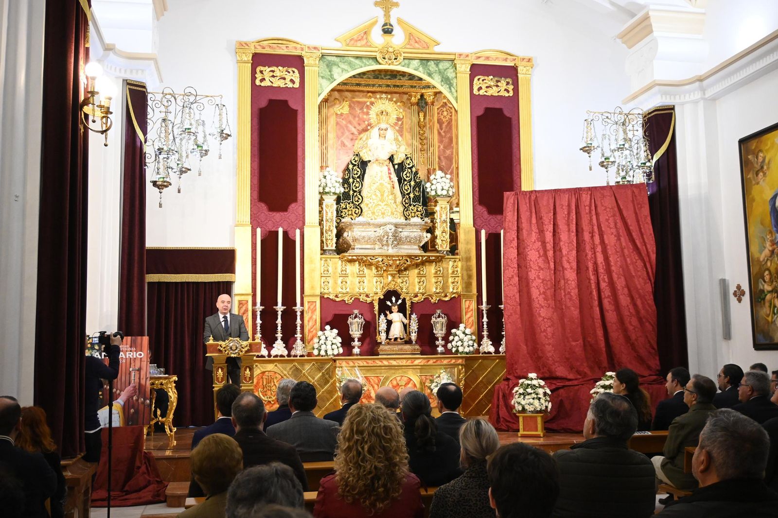 Presentación del cartel de 25 aniversario de la coronación de la Esperanza de Huelva