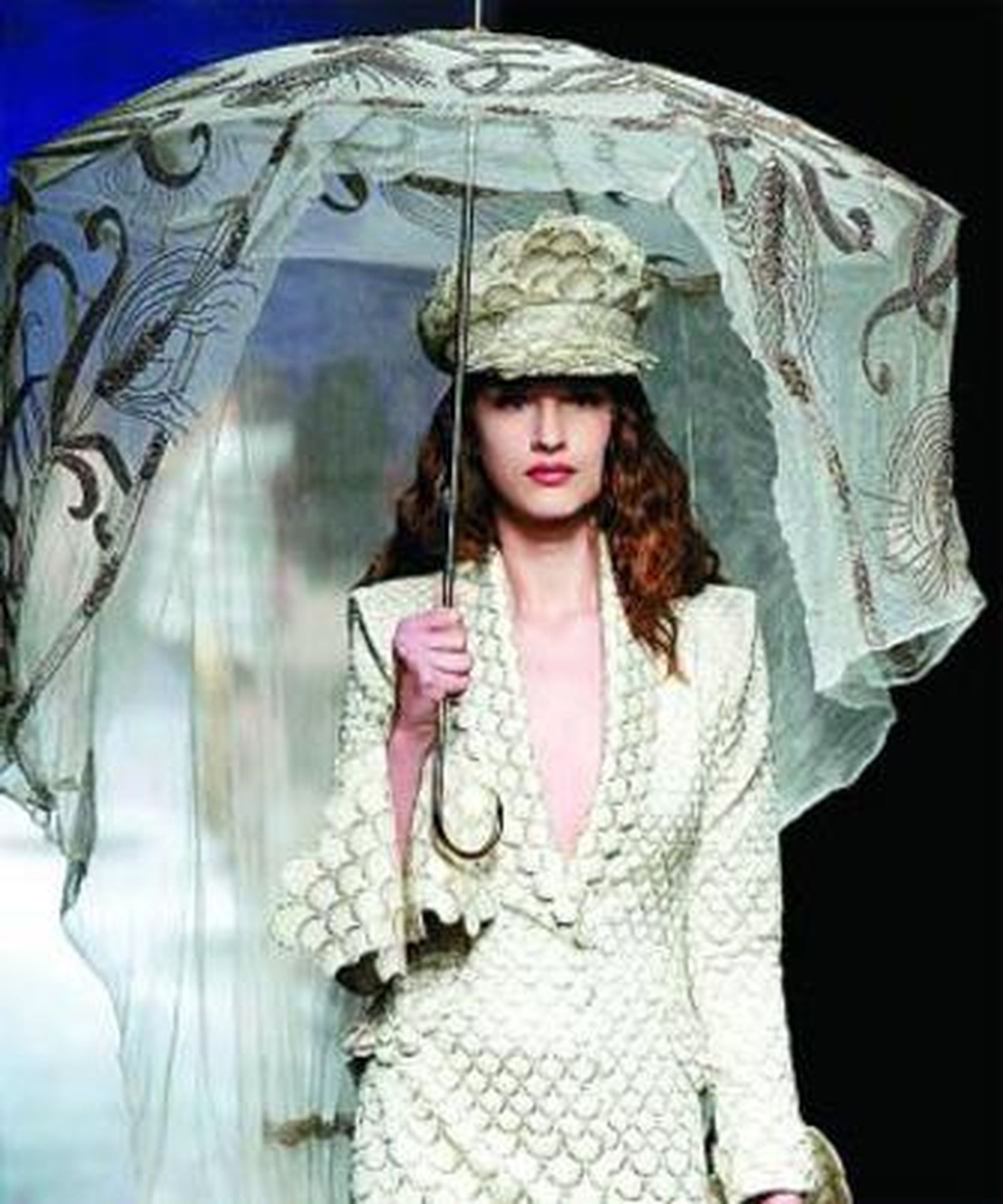 Gaultier crea un desfile de sirenas y ninfas