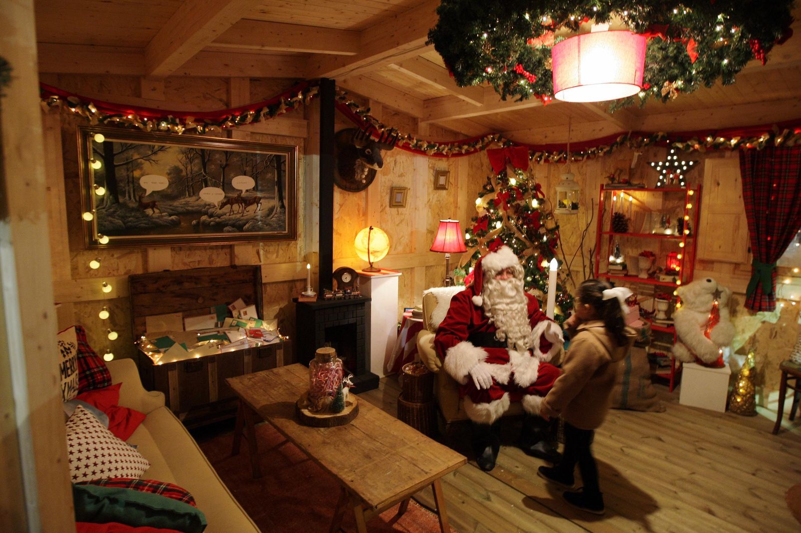 La casa de Papá Noel, que abrió sus puertas el sábado en la céntrica plaza de la Iglesia.