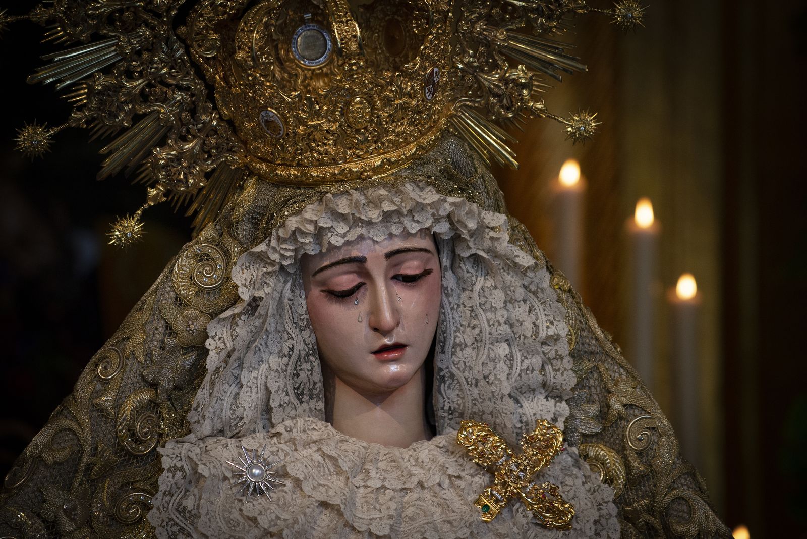 Primer plano de la Virgen del Rosario de Montesión