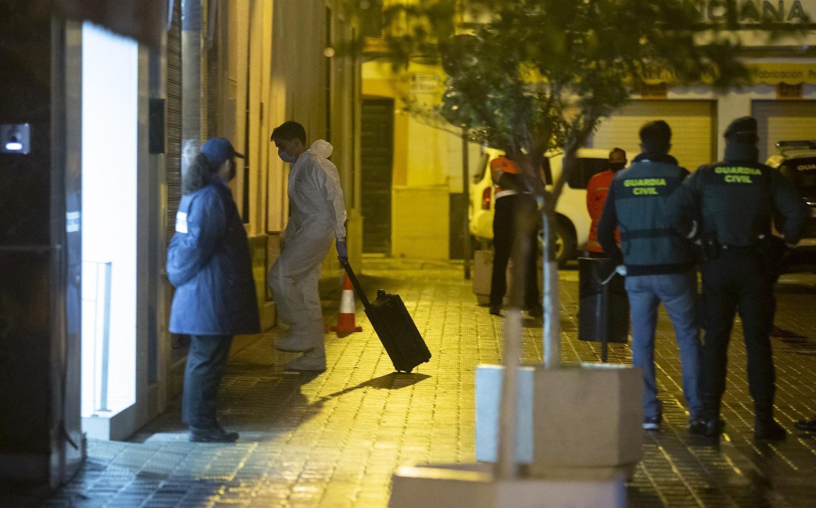 Las imágenes de la Guardia Civil investigando el asesinato de Brenes