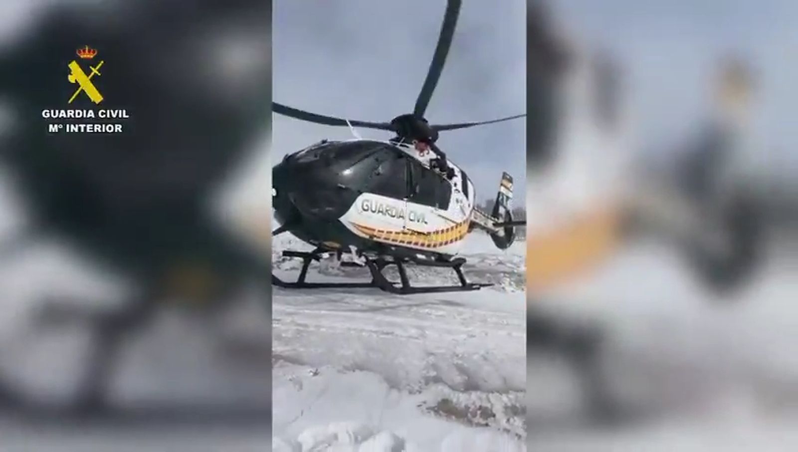 La Guardia Civil rescata a siete personas atrapadas por la nieve en el Peñón del Toro de Huéscar