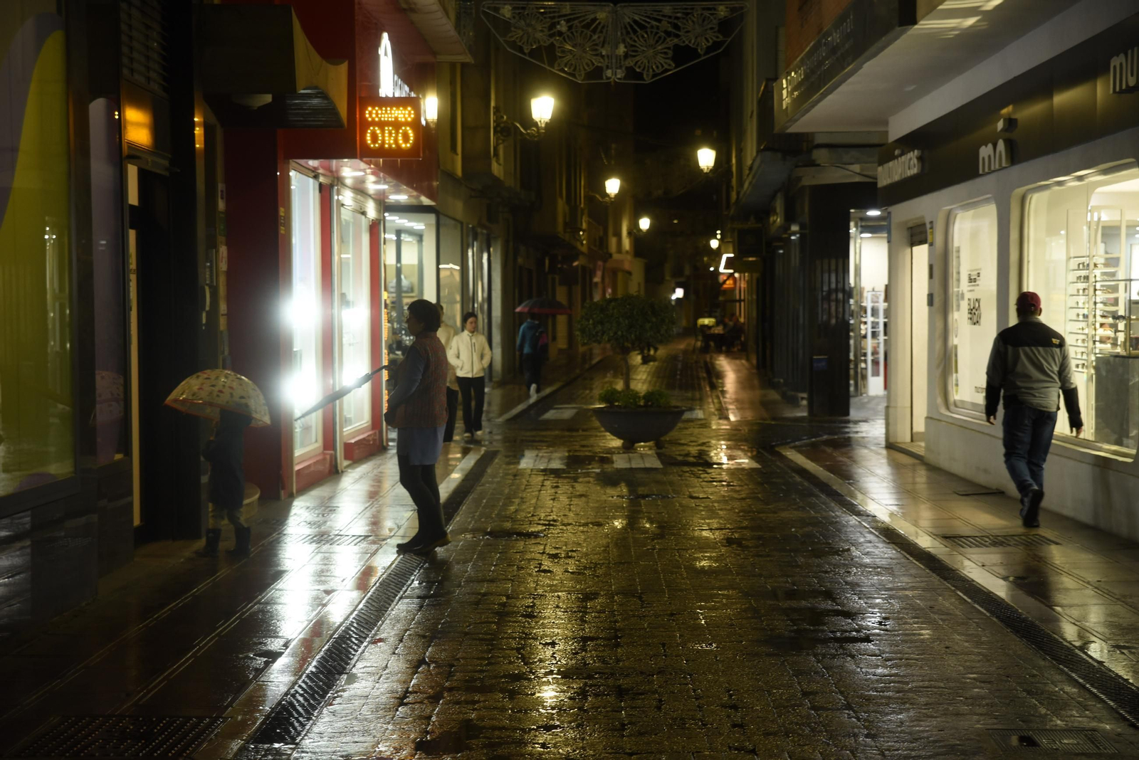 Fotos del viernes al paso de la borrasca Claudia en La Línea