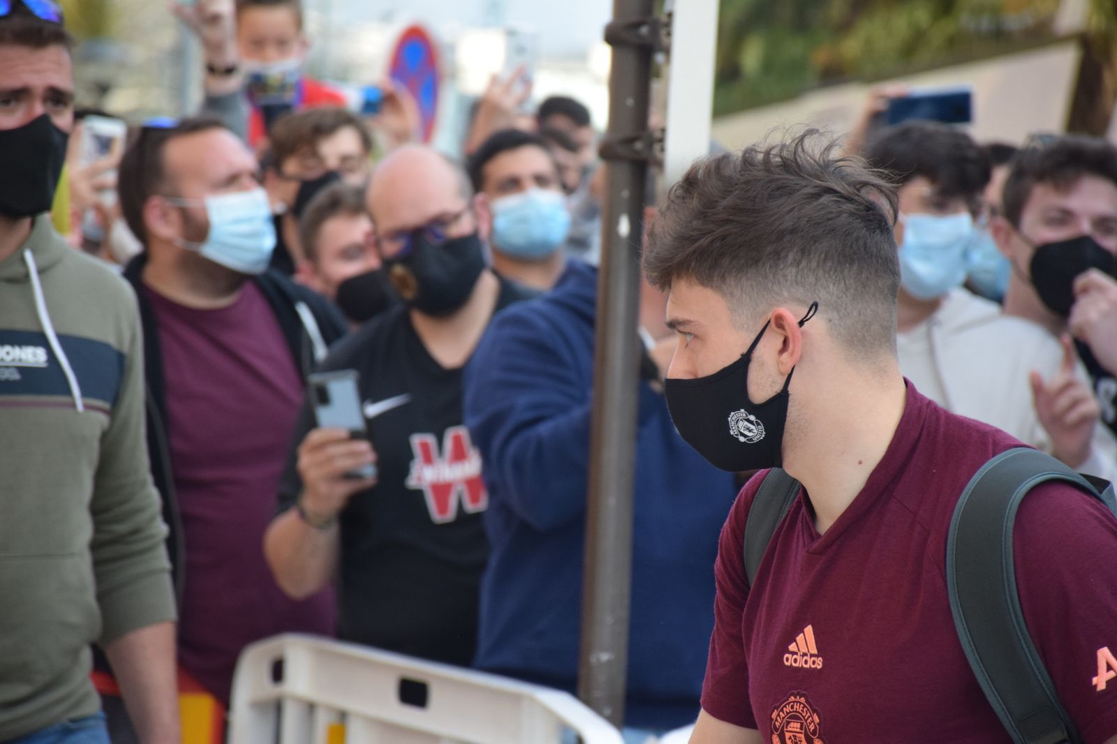 Fotos: así ha sido la llegada del Manchester United a Granada