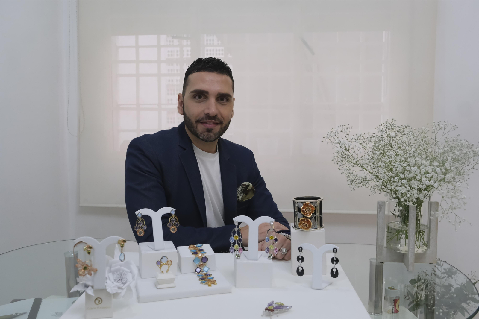 Entramos en el espectacular atelier del diseñador de joyas Cisco Romero, en fotos