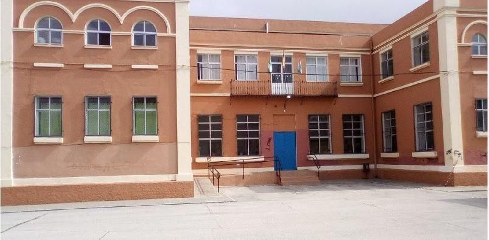 Fachada del Colegio Inmaculada de La Línea Fachada del Colegio Inmaculada de La Línea
