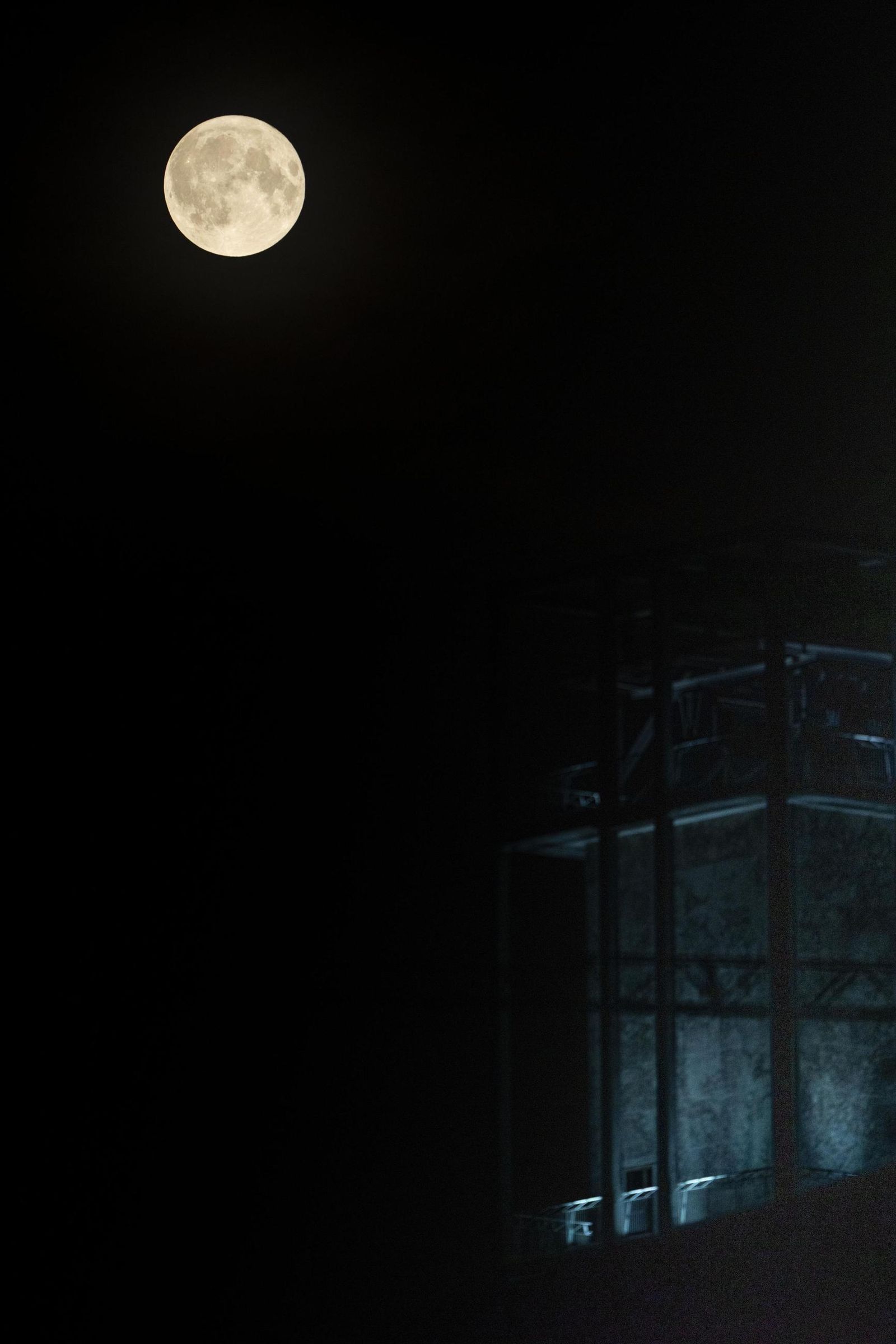 La Superluna azul captada en diferentes partes del planeta: un disfrute visual de la Luna del Esturión