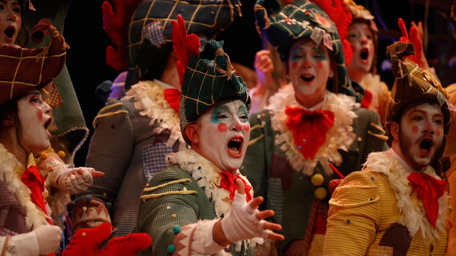 Búscate entre las mejores imágenes de la tercera semifinal del COAC 2025