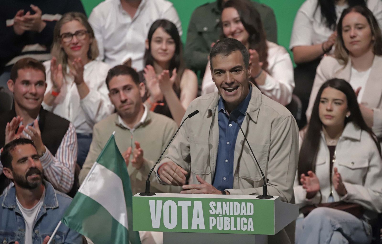 Fotos del mitin del PSOE con Pedro Sánchez y María Jesús Montero en La ...