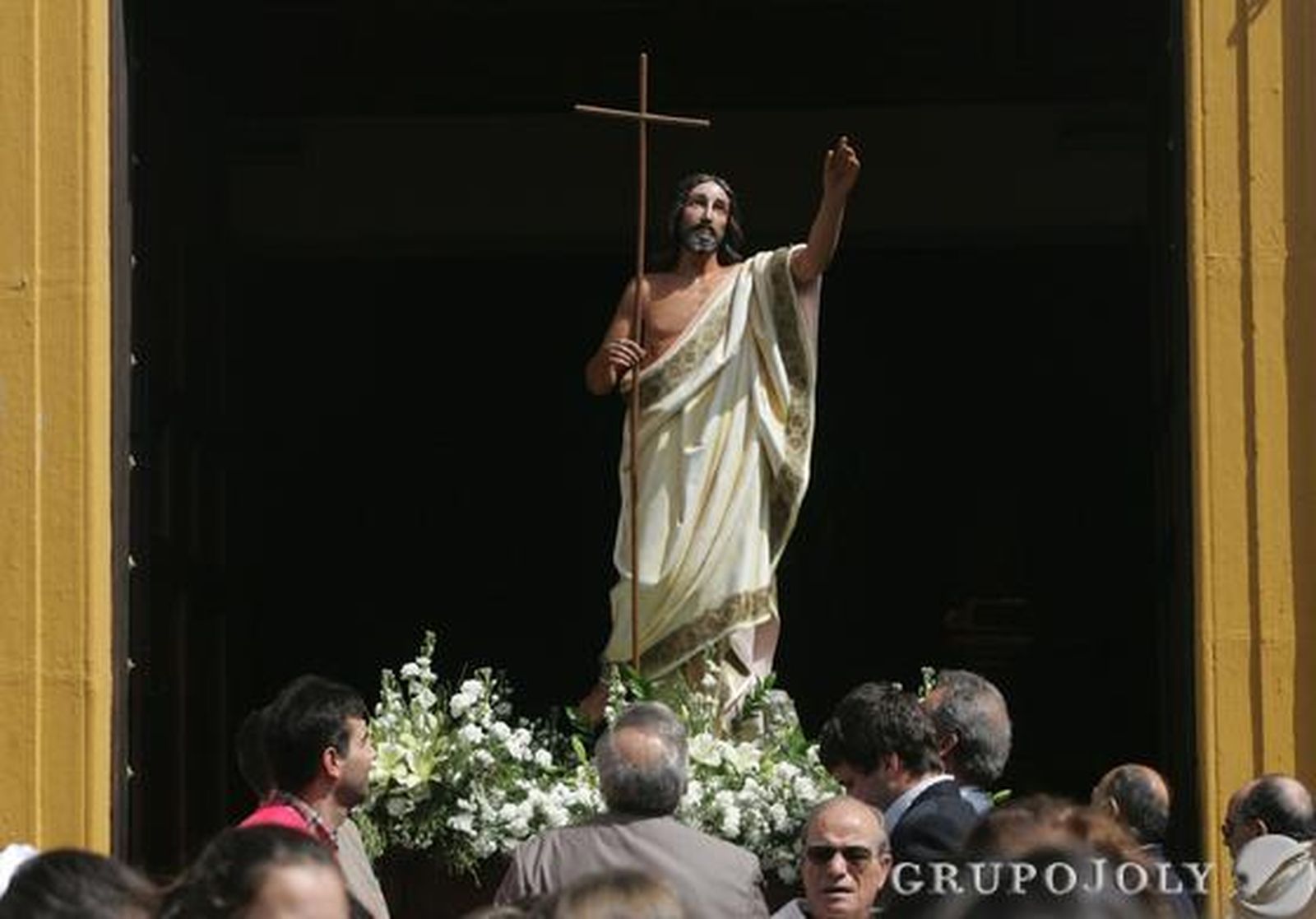 Un espléndido sol recibe a Jesús Resucitado en La Línea

Foto: J.M.Q./Erasmo Fenoy