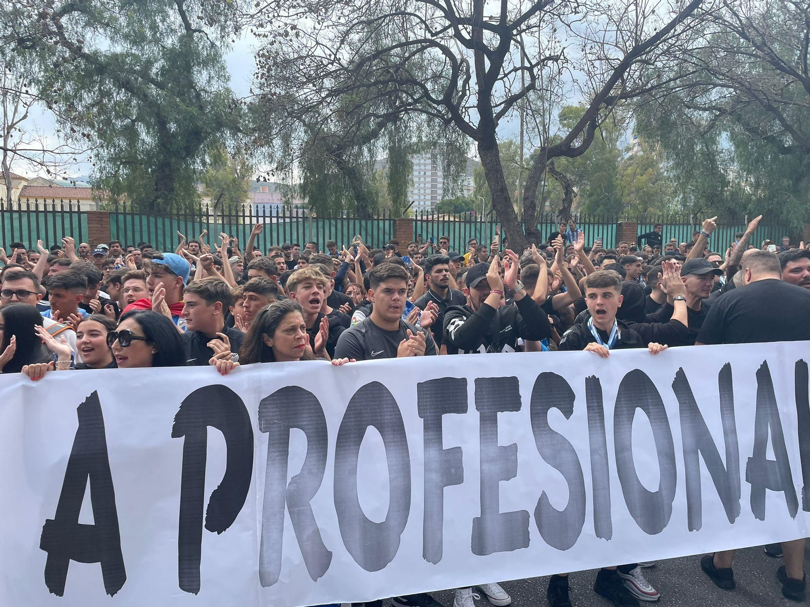 Durísimas críticas de la afición del Málaga CF en la protesta