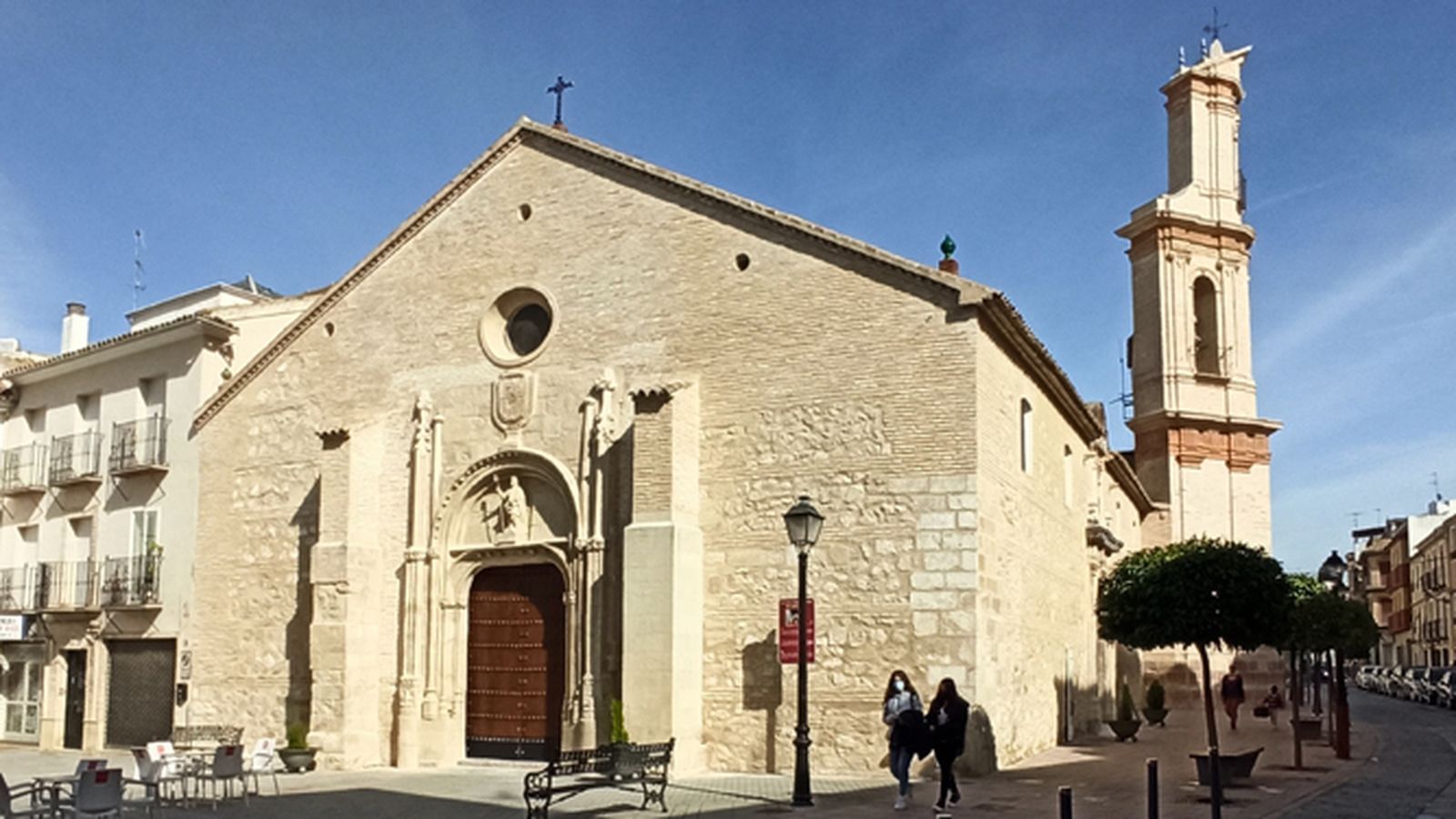 Iglesia de Santiago Apóstol de Lucena.