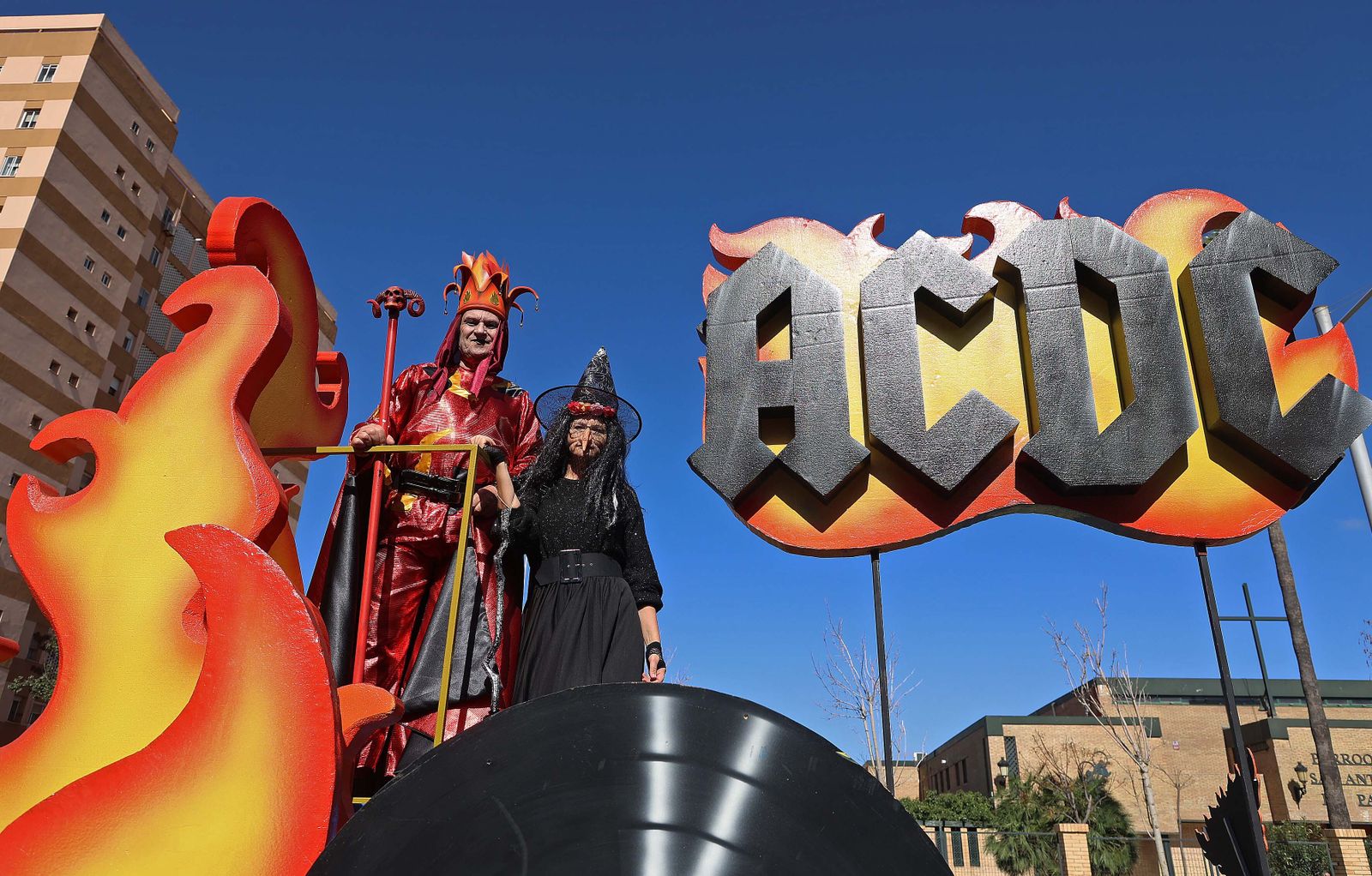 La cabalgata de agrupaciones del Carnaval de Algeciras, en imágenes