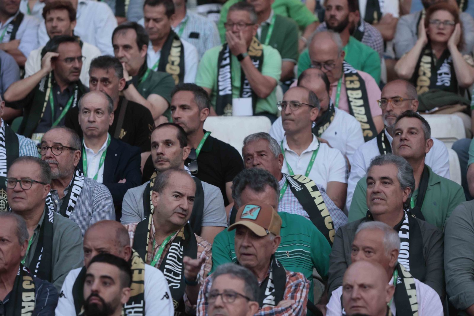 Búscate en el acto Siempre Verdiblancos