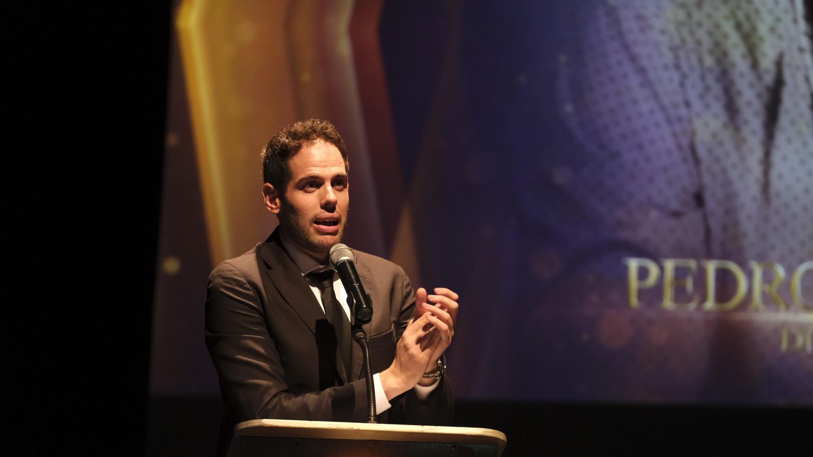 Pedro Flores durante su discurso.