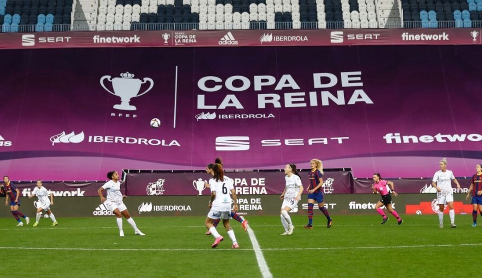 Las fotos de la final de la Copa de la Reina Barcelona-Logroño en La Rosaleda