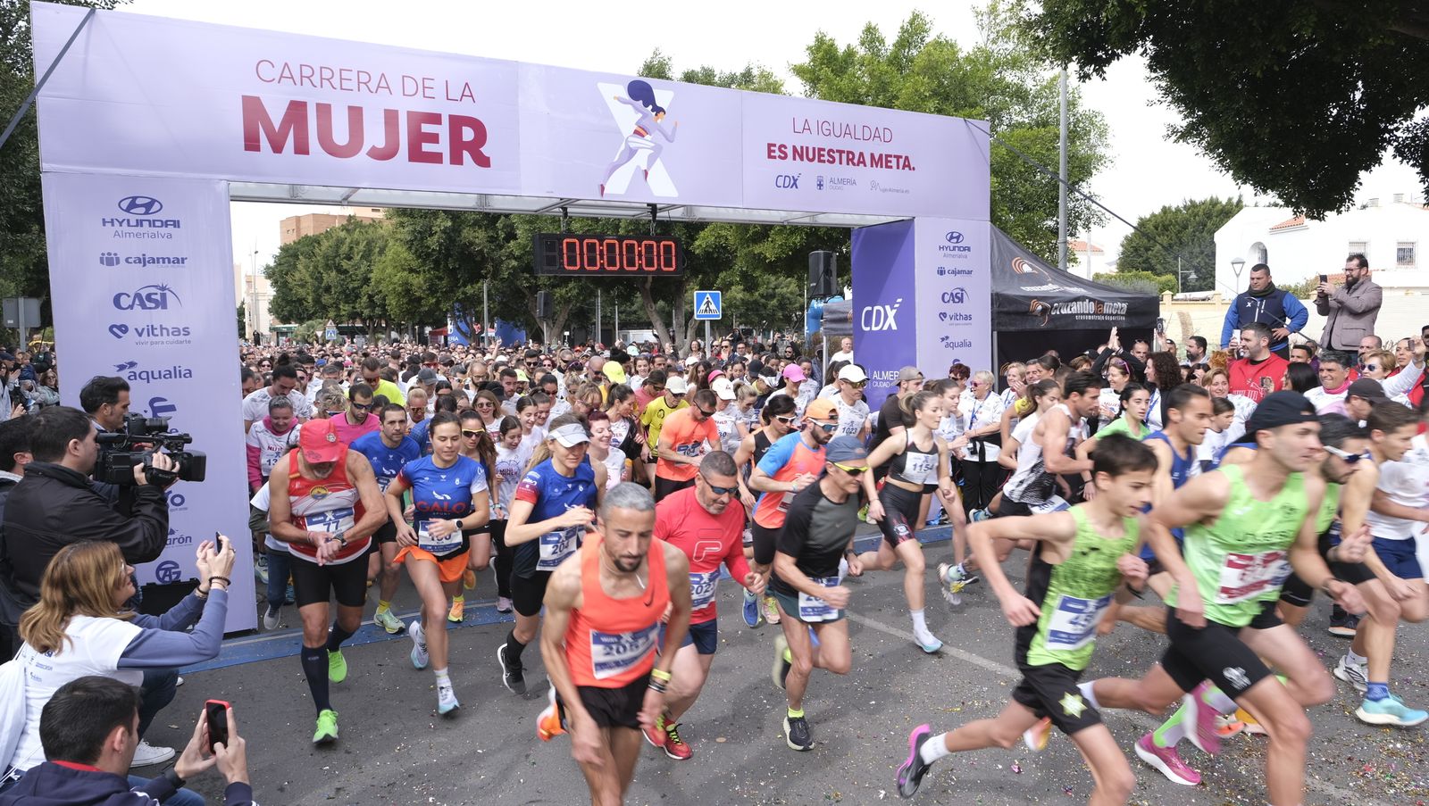 Imágenes de la Carrera de la Mujer 2023 en Almería