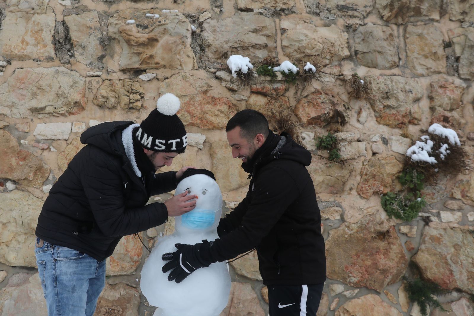 Jerusalén, cubierta de nieve tras el paso del temporal 'Elpida'