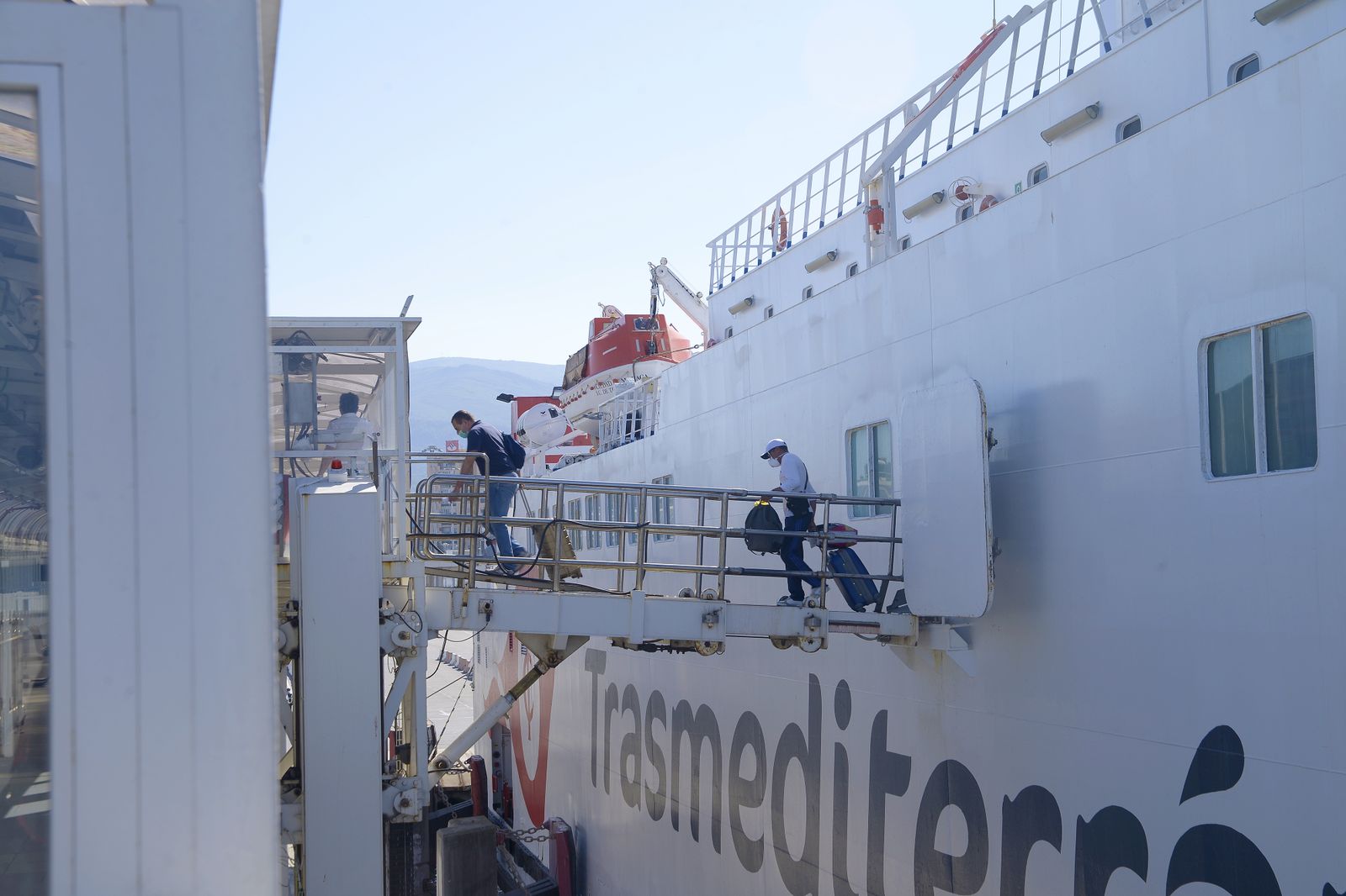 Fotos del atraque del buque Ciudad de Malaga