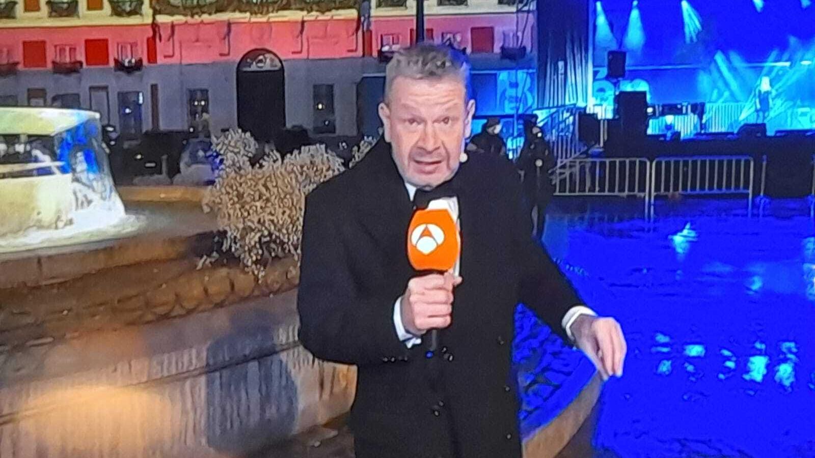 Alberto Chicote en una plaza prácticamente desierta