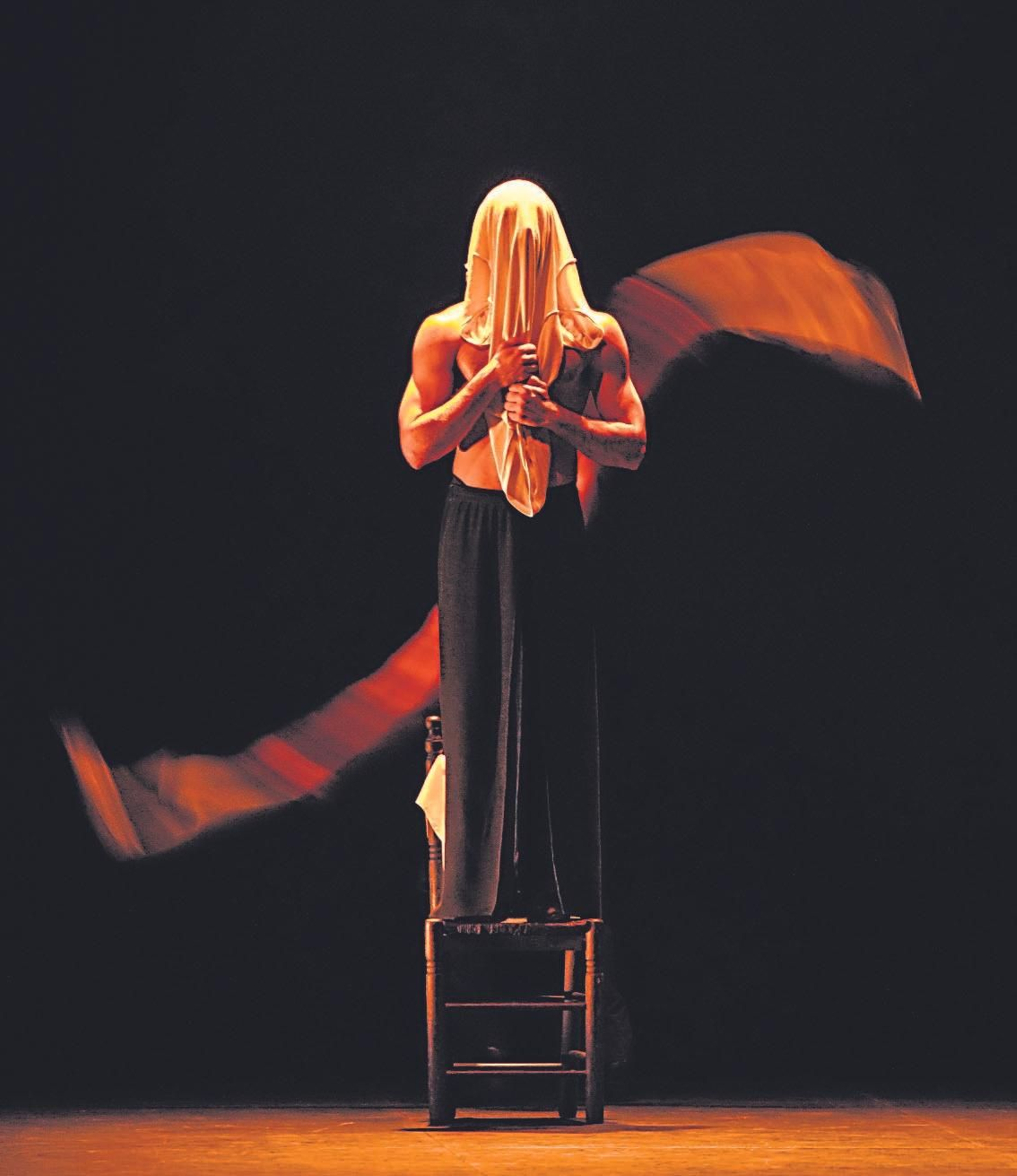 Un momento del espectáculo ‘La Confluencia’, de Estevez / Paños y Compañía.