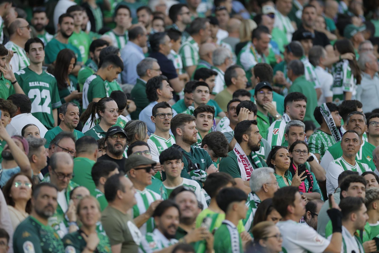 Búscate en las fotos del Betis - Fiorentina