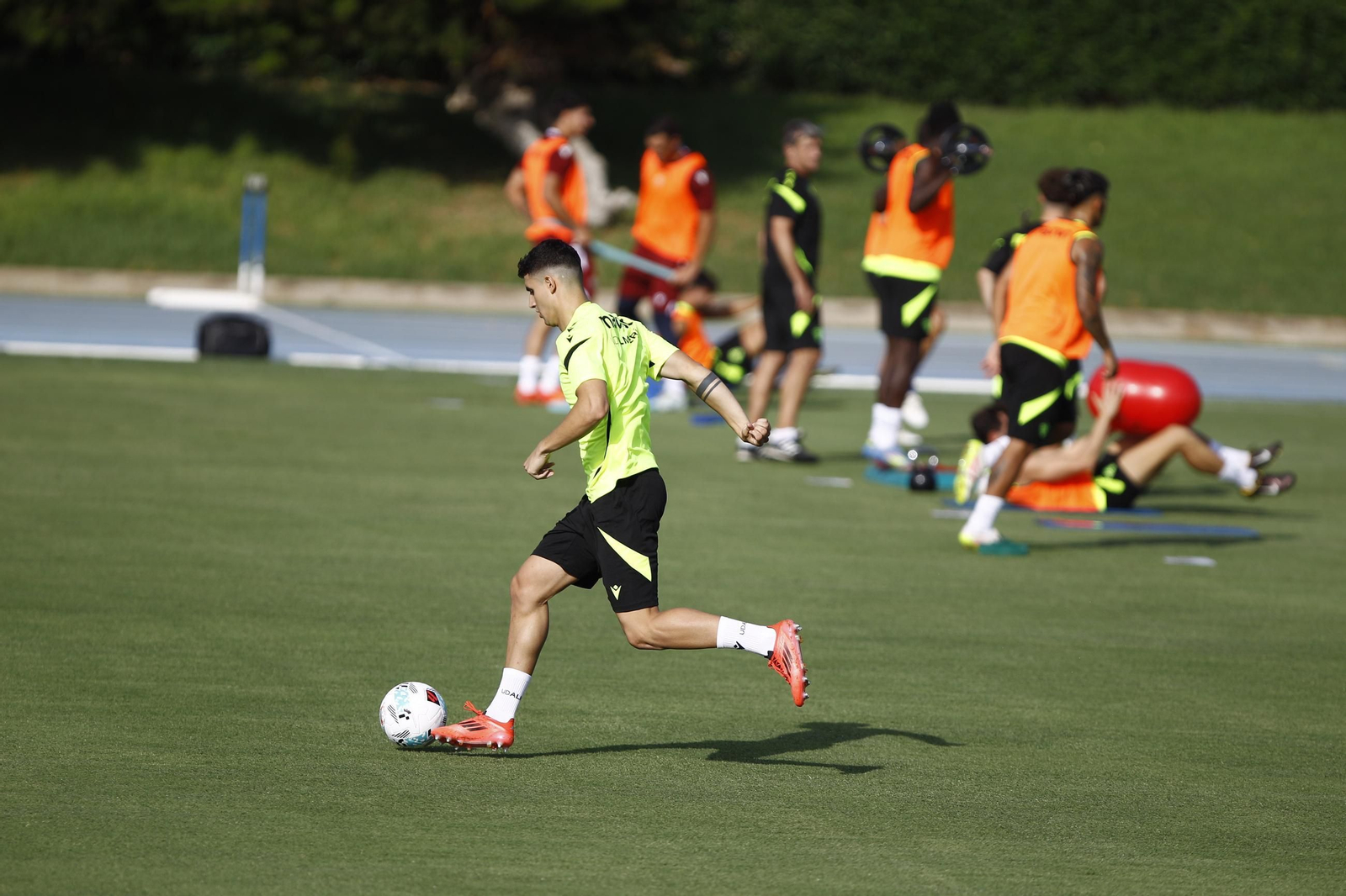 Primer entrenamiento de la Temporada 2025-2026 de la U.D. Almería, en imágenes