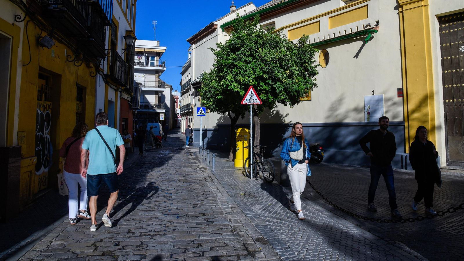 A pesar de su amplitud, la Plaza de San Juan de la Palma sólo dispone de una papelera.