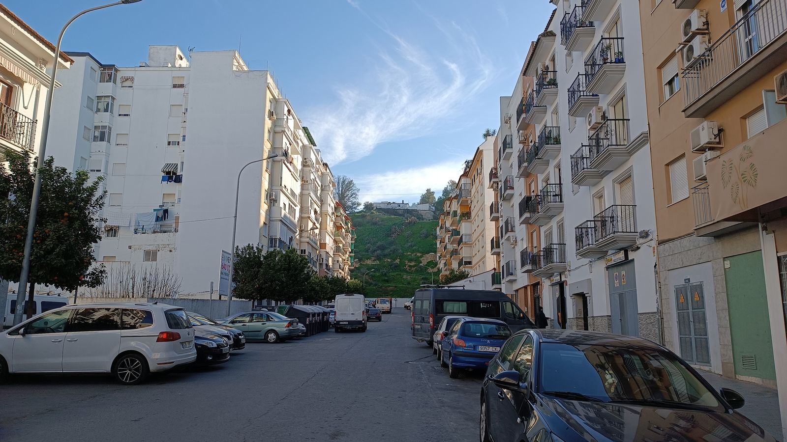 Calle Santa Rafaela María en la barriada de Las Colonias.