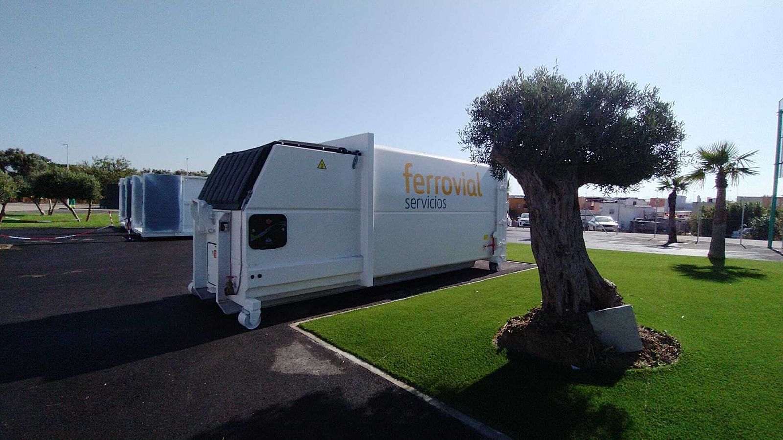 Instalaciones del nuevo punto limpio de Camposoto, el día de su inauguración.