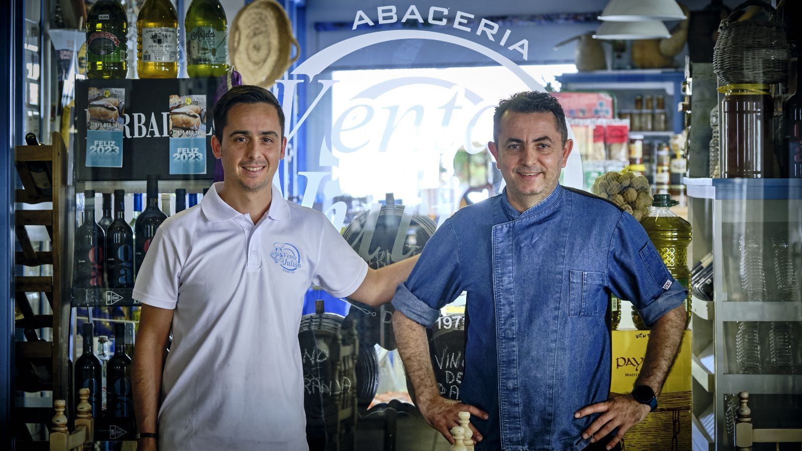 Victor Atienza (izq.) y Juan Francisco Angulo, propietarios del restaurante Casa Julián