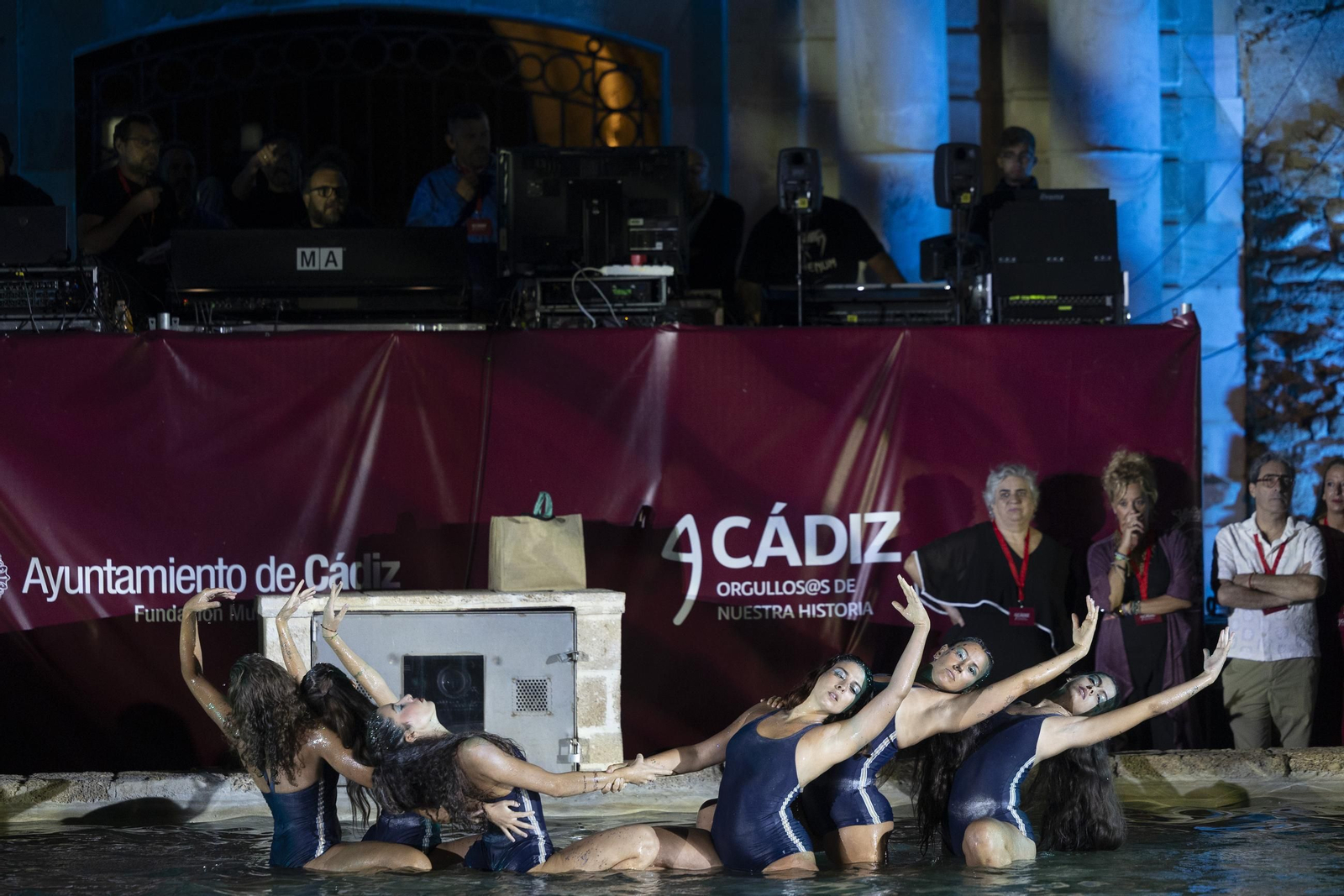 Las imágenes de "Foedus, Gaditanorum", el espectáculo de clausura del festival Cádiz Romana en las Puertas de Tierra