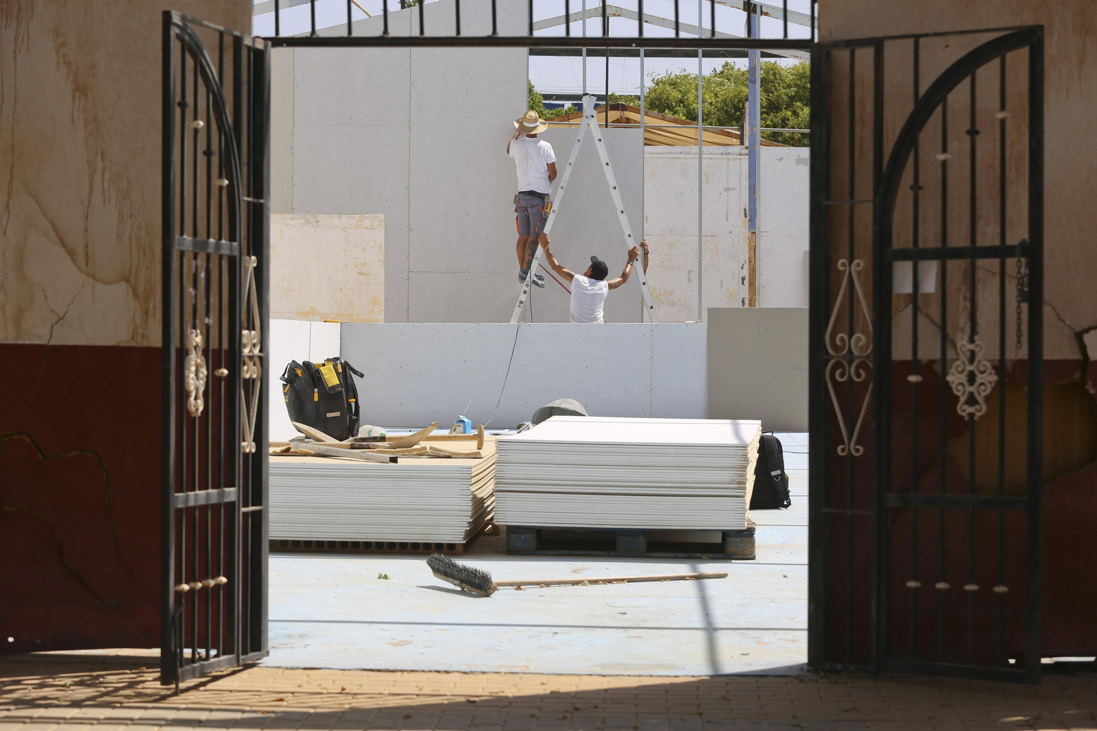 Cuenta atrás para la Feria de Málaga en el Real (fotos)