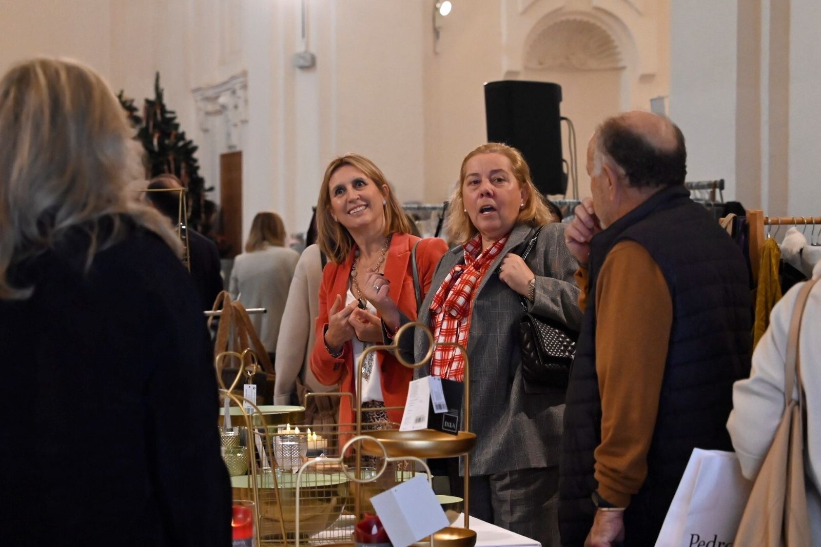 En imágenes, la inauguración del Baratillo de Adevida en Córdoba