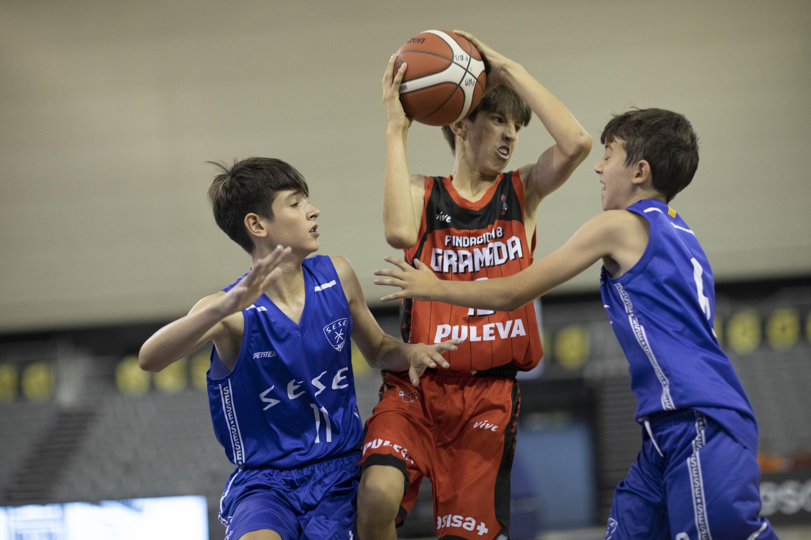 Encuéntrate en el partido del Fundación CB Granada de minibasket