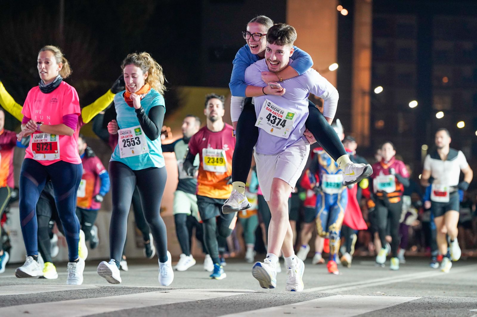 En imágenes: búscate en tu llegada a meta de la Carrera de San Antón 2026 (19)