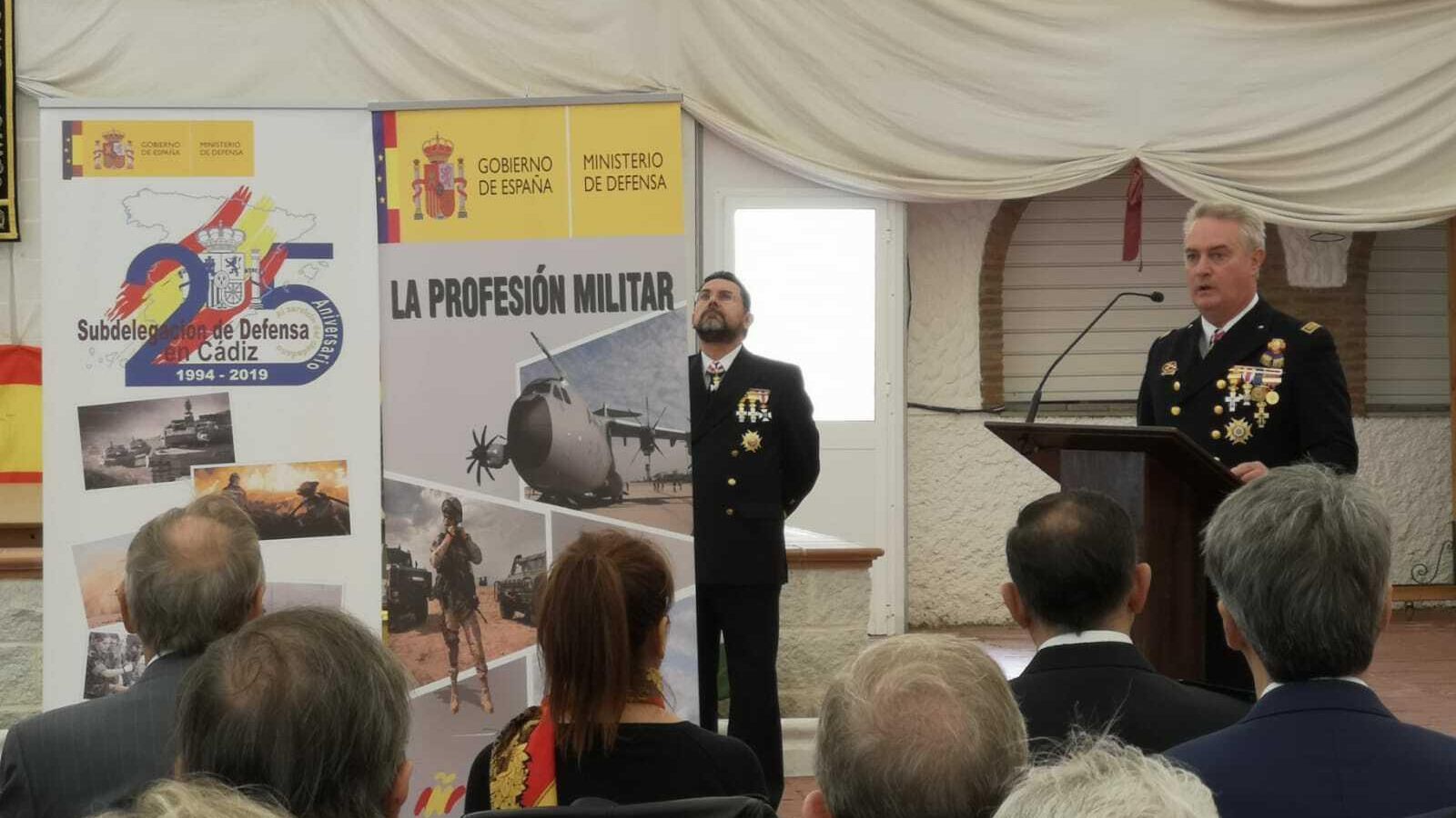 El subdelegado de Defensa durante su intervención.