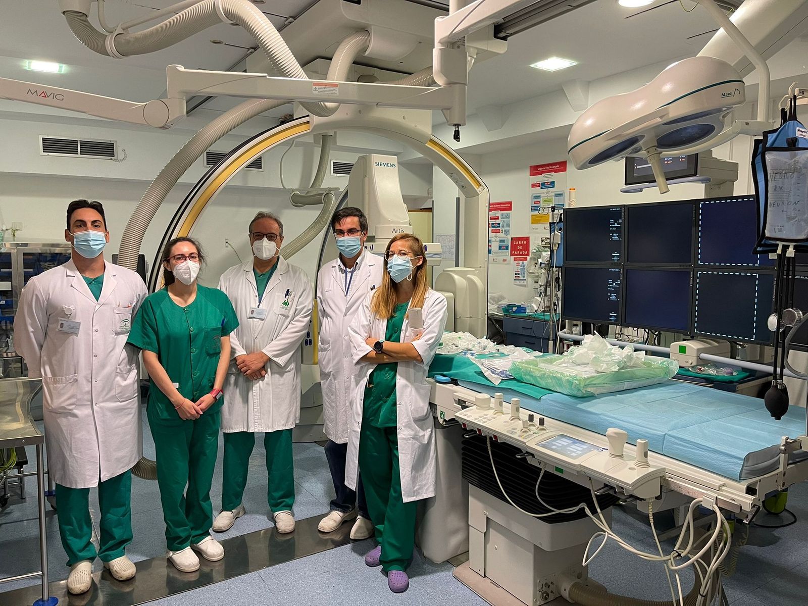 Profesionales del Reina Sofía en la Unidad de Ictus.