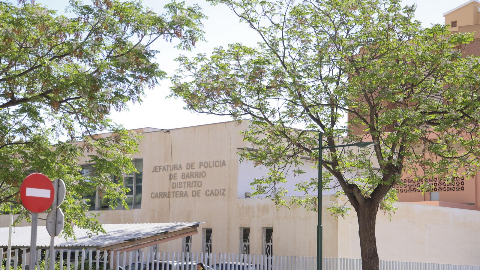 Comisaria en Carretera de Cádiz, uno de los barrios más densamente poblados de Málaga.