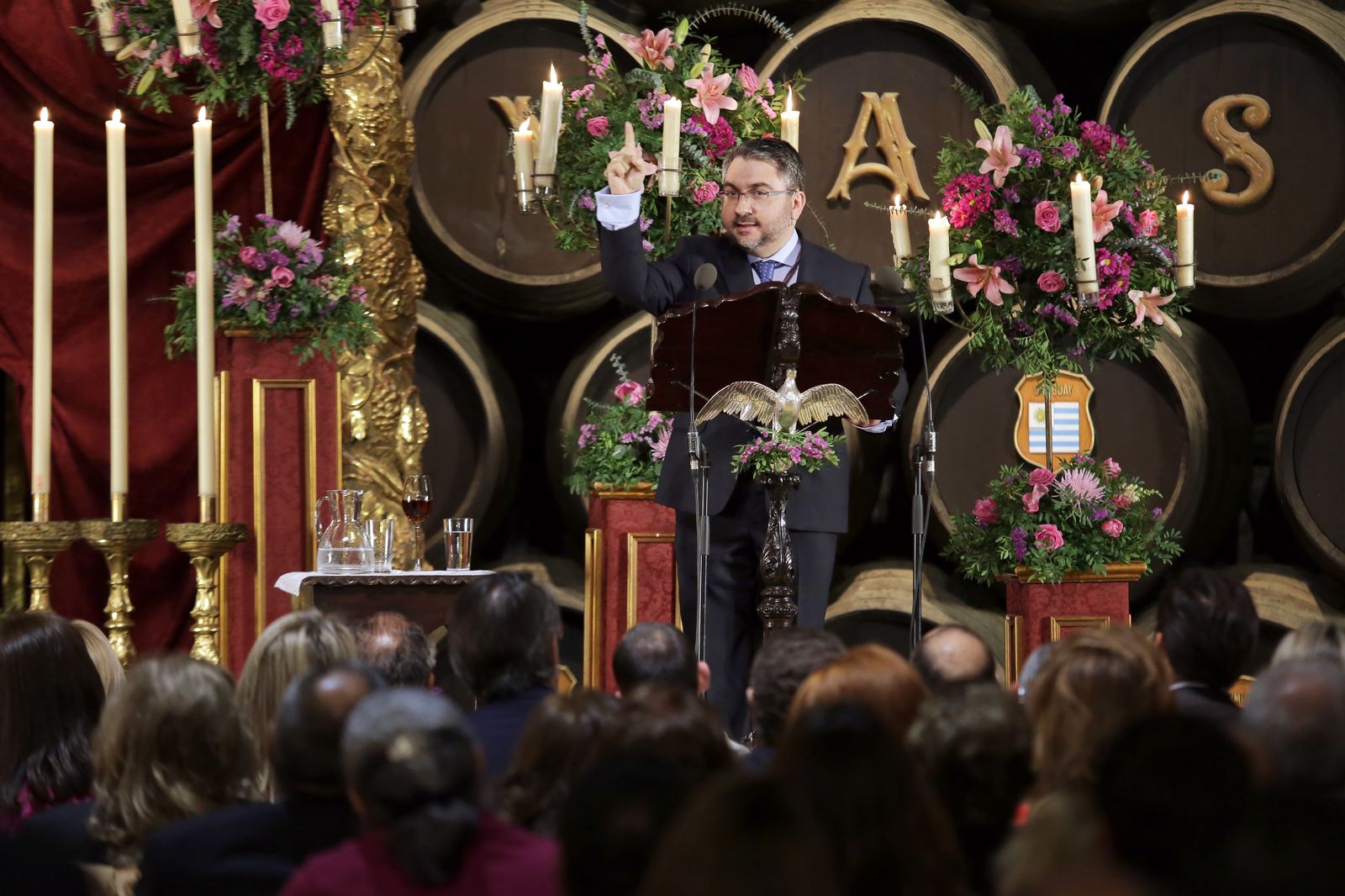 Rodríguez  Aguilocho , en la bodega La Concha de González Byass pregonando la Romería del Rocío  2016
