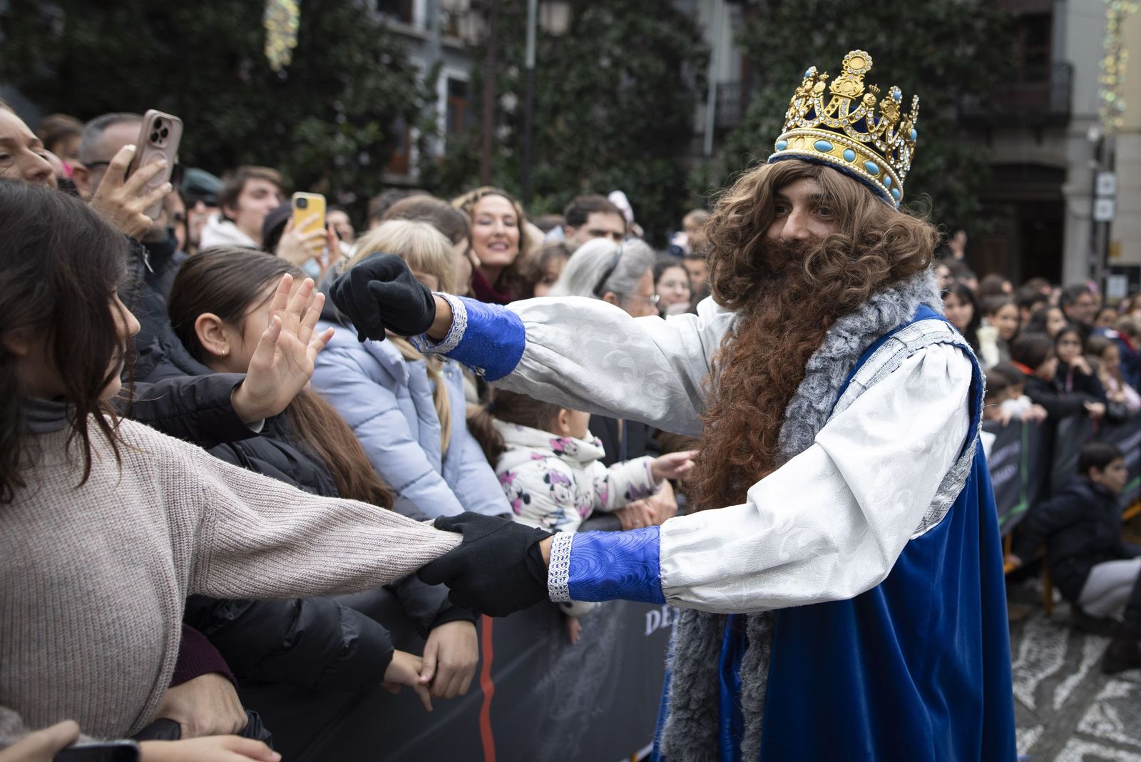 La Cabalgata de los Reyes Magos 2026 en Granada, en imágenes
