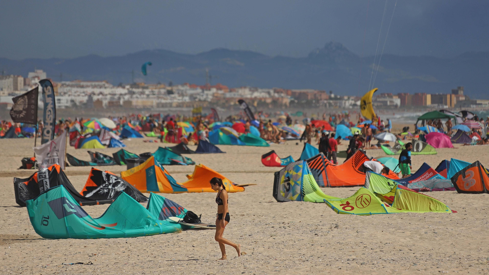 El calor llenas la playas el primer fin de semana de agosto
