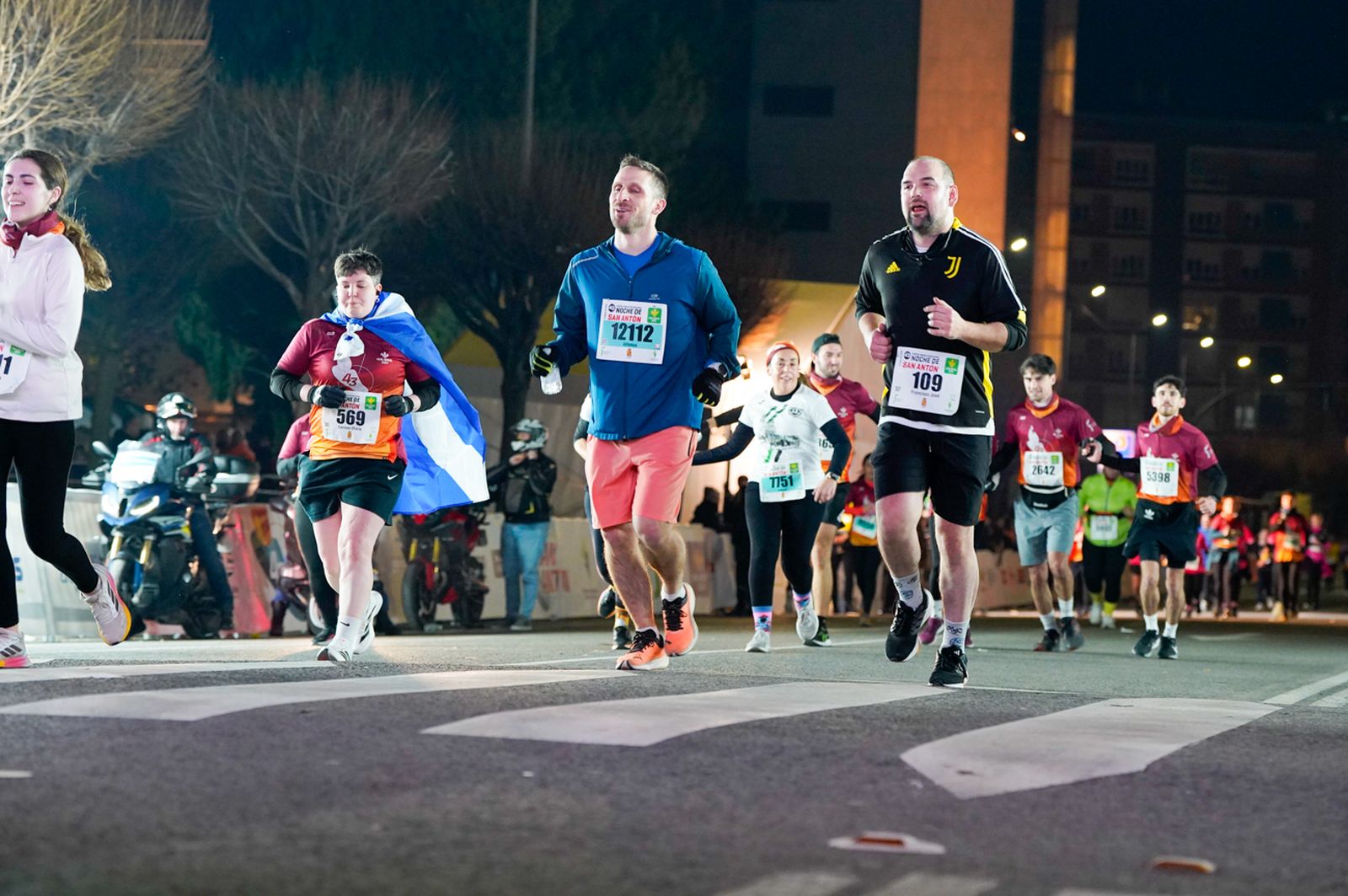 En imágenes: búscate en tu llegada a meta de la Carrera de San Antón 2026 (5)