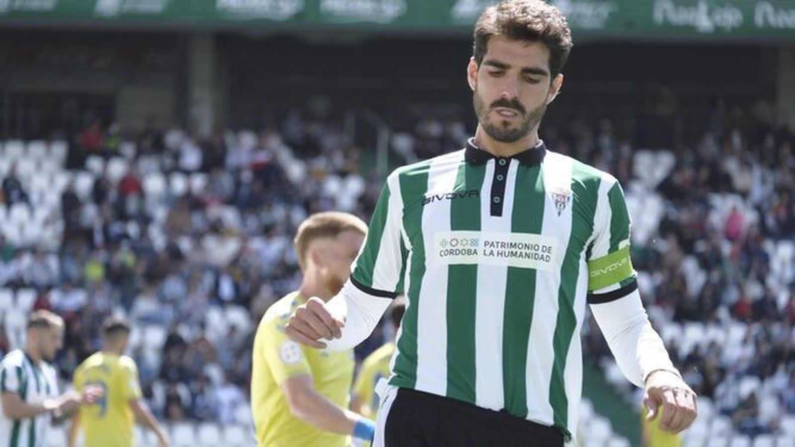 Bernardo, durante un partido la pasada campaña con el Córdoba.