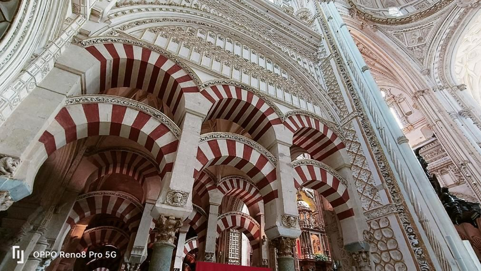 Foto de la Mezquita-Catedral de Córdoba tomada con el Oppo Reno 8 Pro