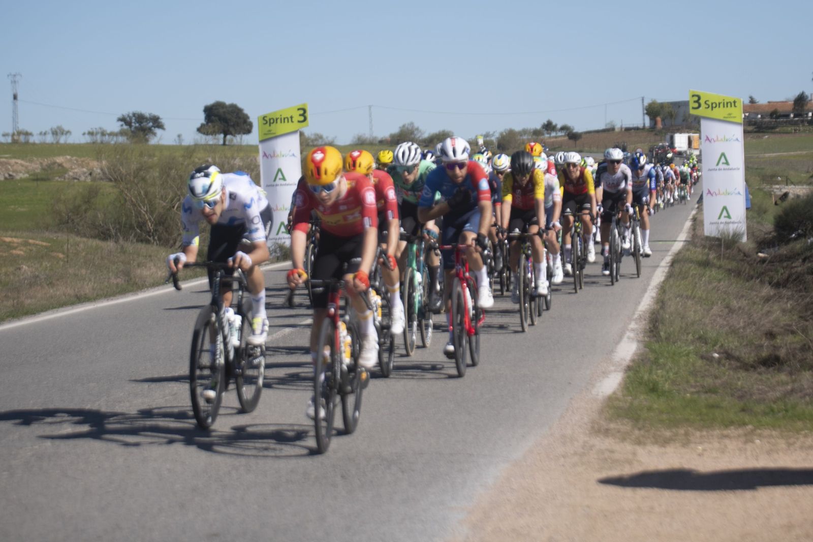 Las mejores fotos del paso de la Ruta del Sol Vuelta a Andalucía por la provincia de Córdoba